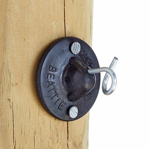 wood post pigtail insulator